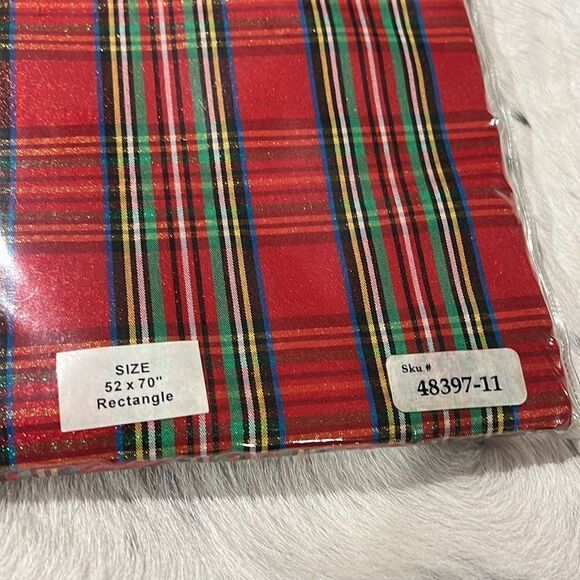 Christmas Bardwil plaid tablecloth - Picture 4 of 6